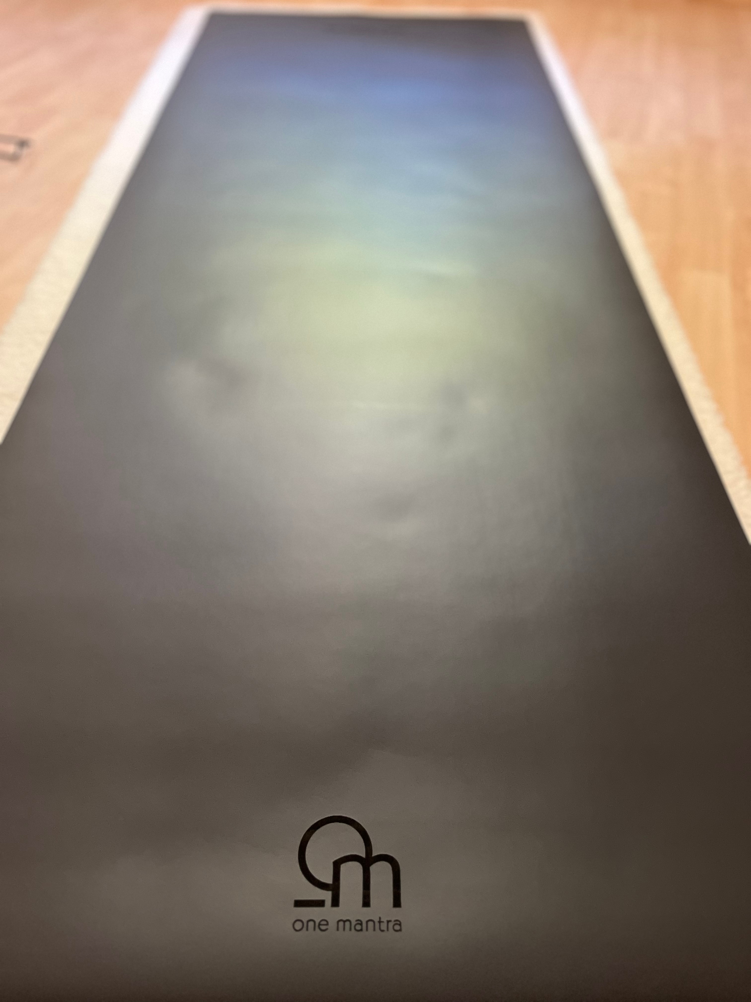 One Mantra Yoga Matte Black Be here Now Mantra Rutschfest